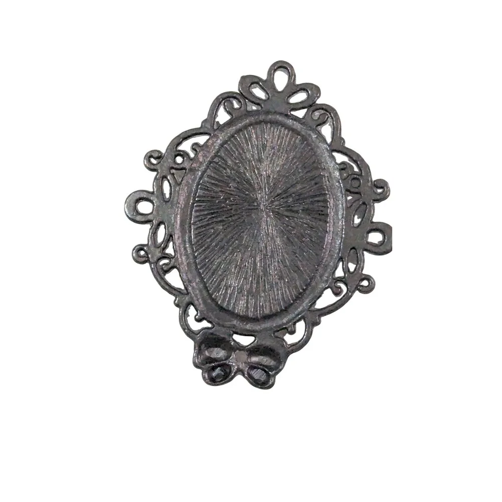 Vintage Style Paris Map Oval Pendant Silver Tone‎ Ornate Frame Bow Accent
